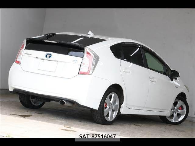 Toyota PRIUS 2013-05 251976-11