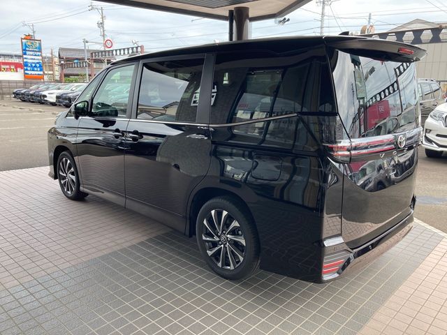 Toyota VOXY 2023-09 22416-6
