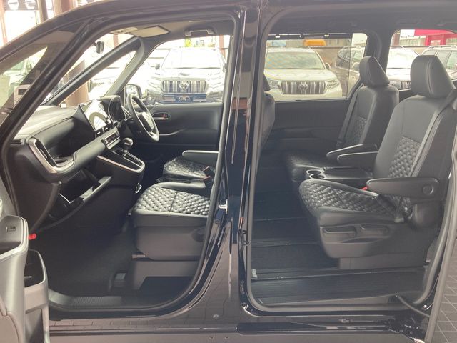 Toyota VOXY 2023-09 22416-22