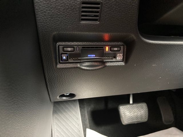 Toyota VOXY 2023-09 22416-23