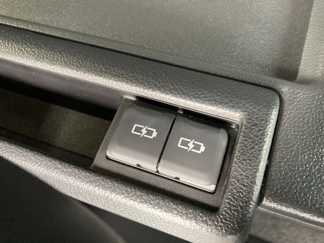 Toyota VOXY 2023-09 22416-18