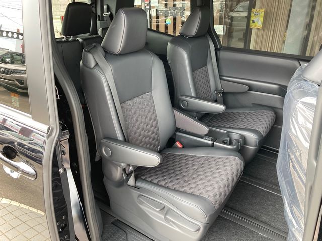 Toyota VOXY 2023-09 22416-16