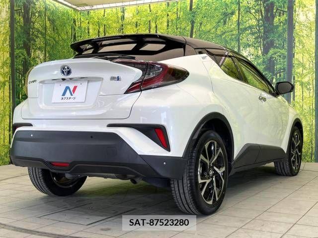 Toyota C-HR 2018-10 215467-17