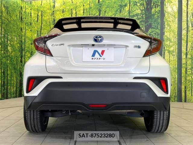 Toyota C-HR 2018-10 215467-15
