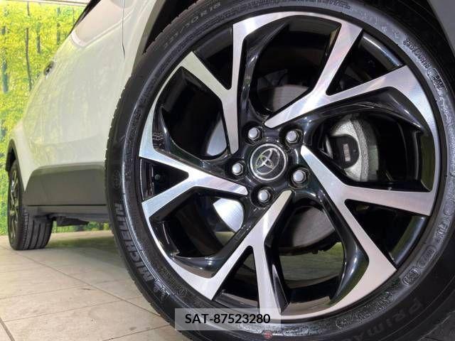 Toyota C-HR 2018-10 215467-13