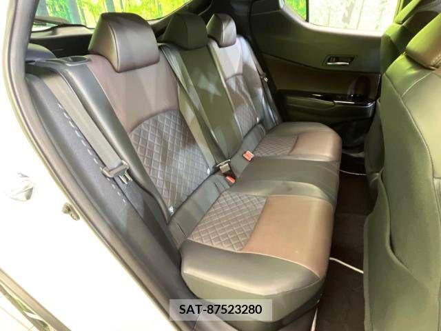 Toyota C-HR 2018-10 215467-9