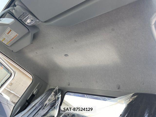 Mitsubishi CANTER 2023-11 294444-9