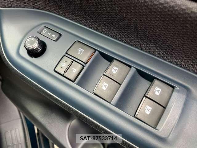 Toyota VOXY 2015-10 338478-19