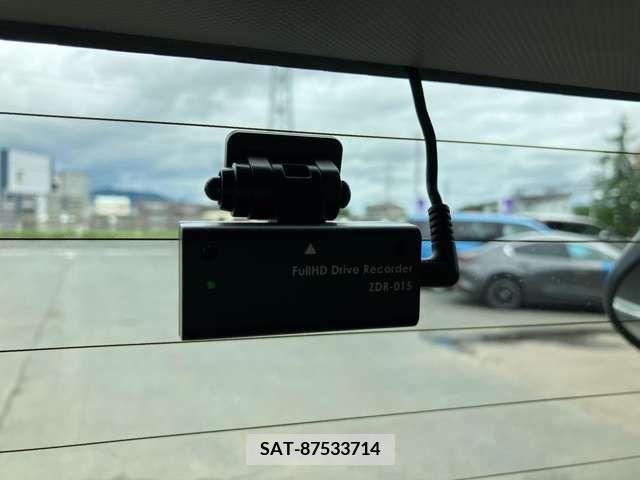 Toyota VOXY 2015-10 338478-18