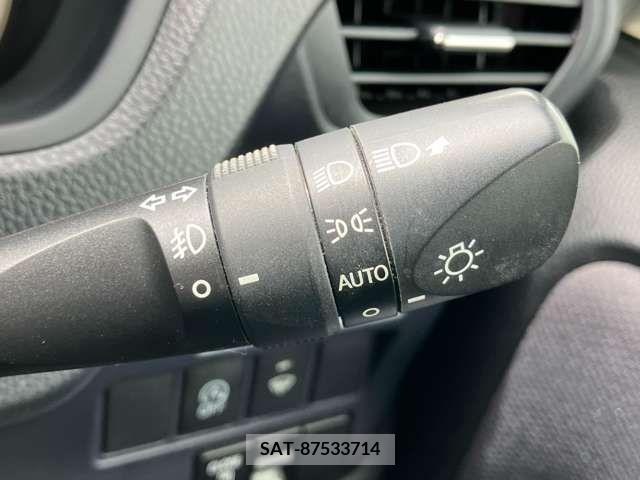 Toyota VOXY 2015-10 338478-10