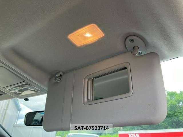Toyota VOXY 2015-10 338478-16