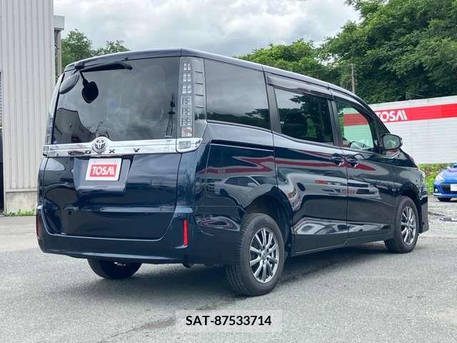 Toyota VOXY 2015-10 338478-4