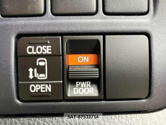 Toyota VOXY 2015-10 338478-14