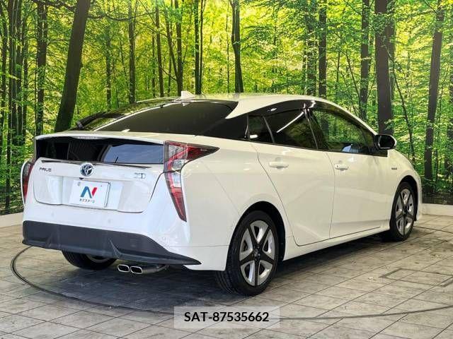 Toyota PRIUS 2016-04 345620-17
