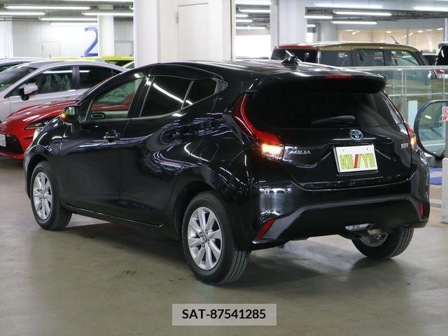 Toyota AQUA 2021-08 261254-6