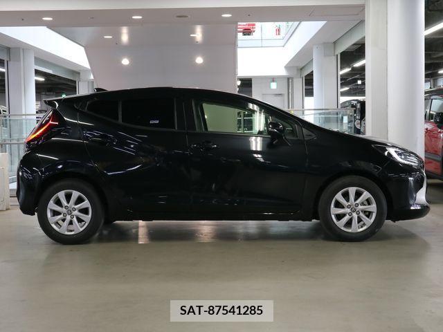 Toyota AQUA 2021-08 261254-7