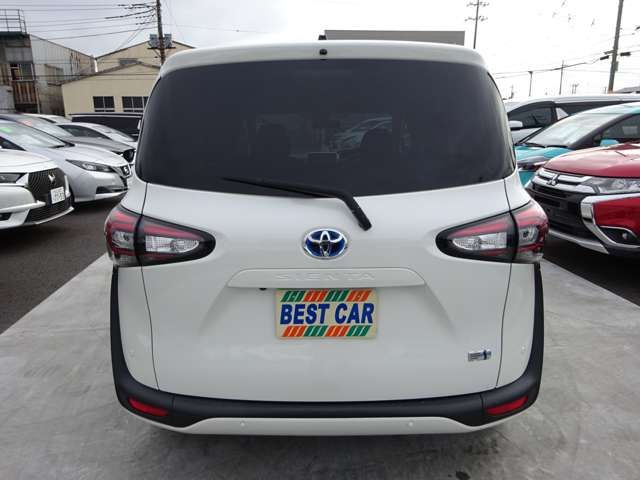 Toyota SIENTA 2021-10 181305-6
