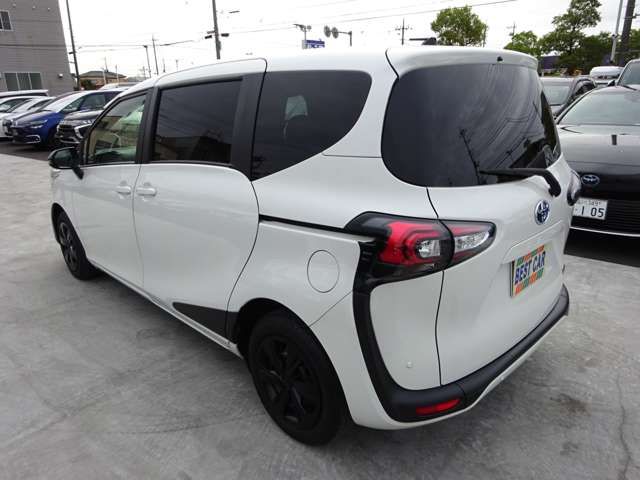 Toyota SIENTA 2021-10 181305-2