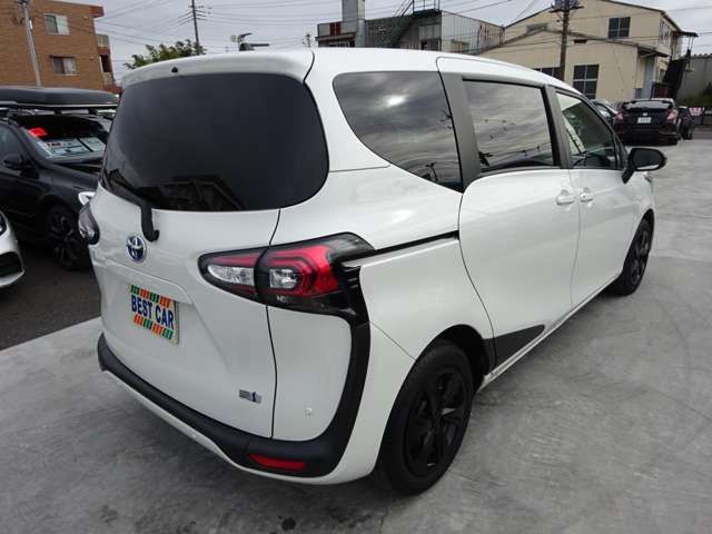Toyota SIENTA 2021-10 181305-7