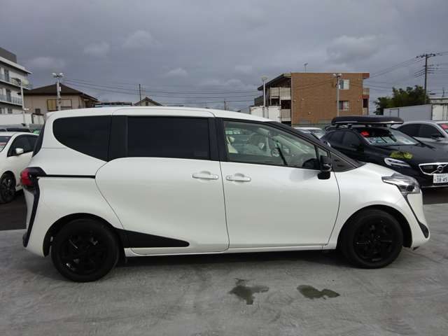 Toyota SIENTA 2021-10 181305-10