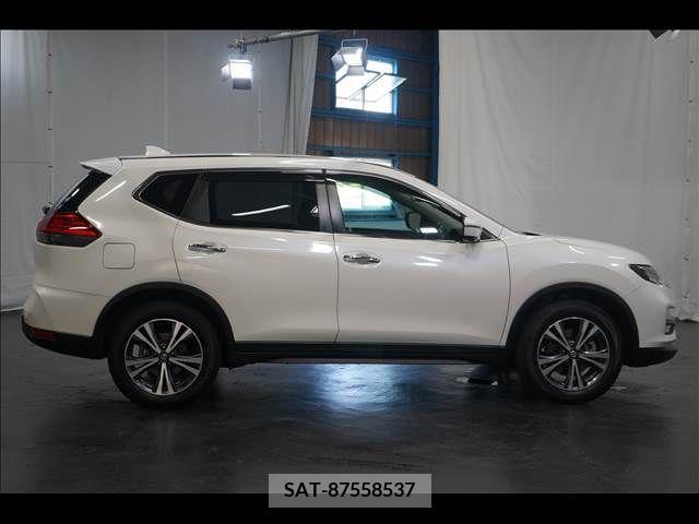 Nissan X-TRAIL 2018-08 371202-15