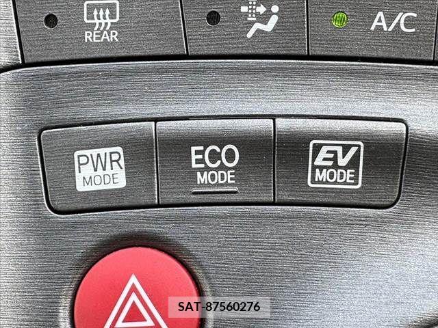Toyota PRIUS 2014-08 282072-5