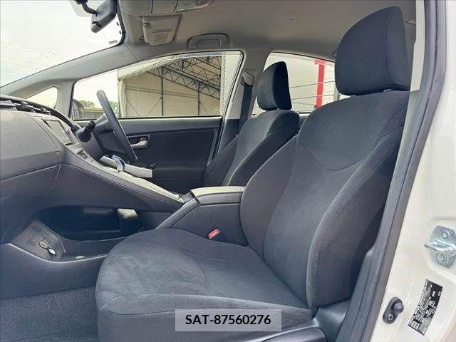 Toyota PRIUS 2014-08 282072-16