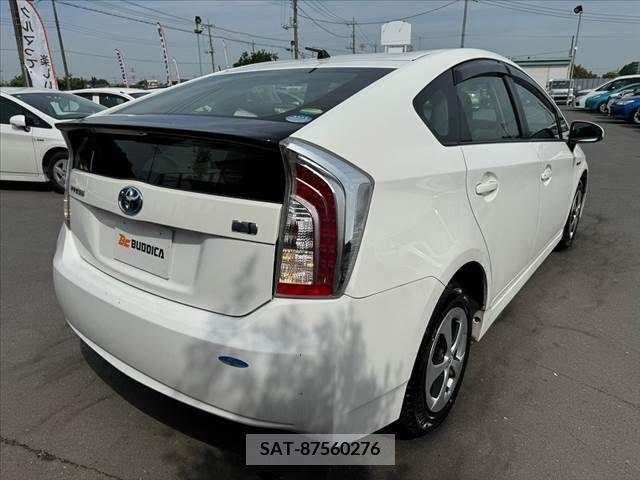 Toyota PRIUS 2014-08 282072-14
