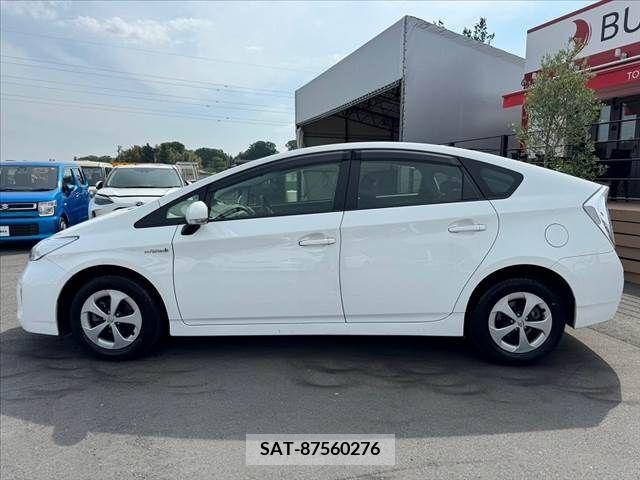 Toyota PRIUS 2014-08 282072-10