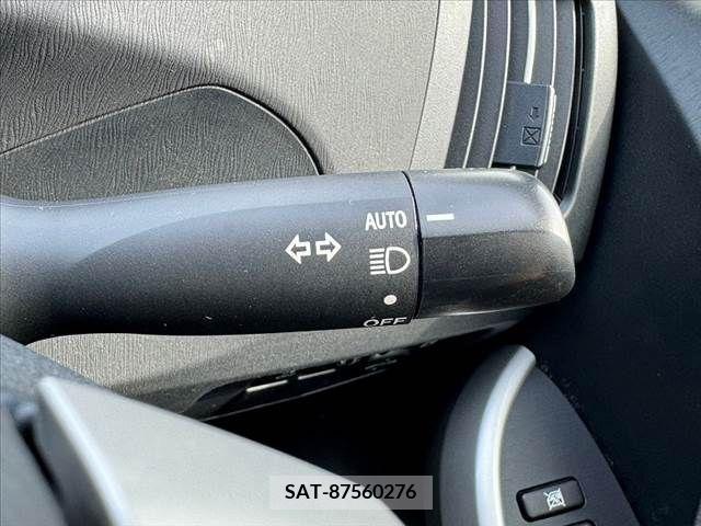 Toyota PRIUS 2014-08 282072-24