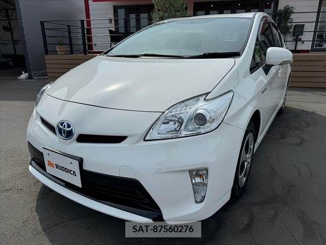 Toyota PRIUS 2014-08 282072-9