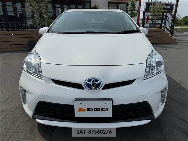 Toyota PRIUS 2014-08 282072-8