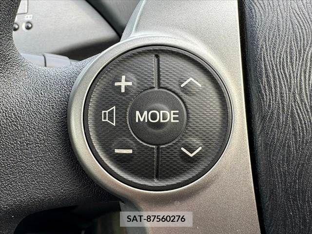 Toyota PRIUS 2014-08 282072-21