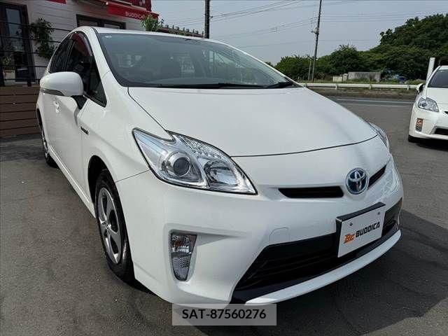 Toyota PRIUS 2014-08 282072-7