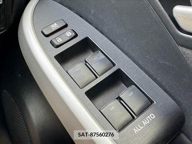 Toyota PRIUS 2014-08 282072-20
