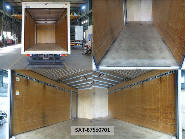 Mitsubishi CANTER 2018-03 294452-6