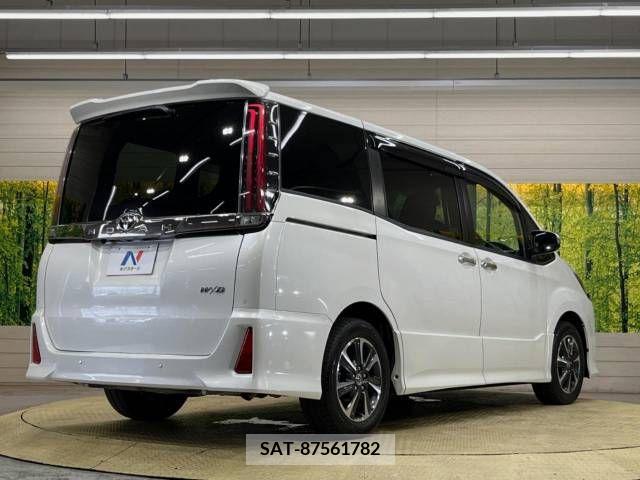 Toyota NOAH 2019-04 392818-18