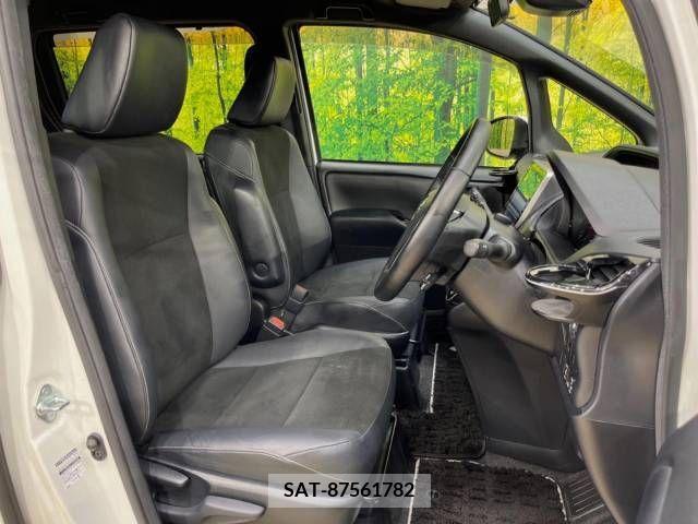 Toyota NOAH 2019-04 392818-8