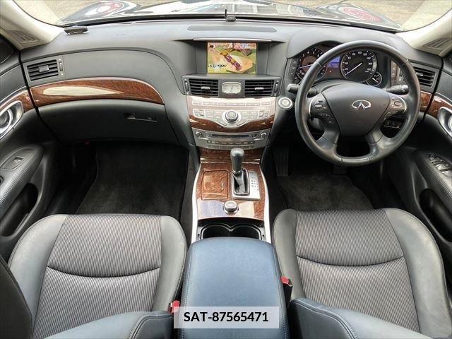 Nissan FUGA 2017-06 387976-1