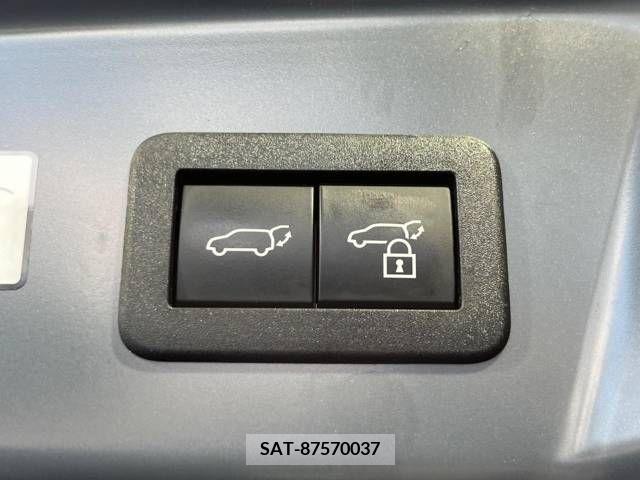 Toyota PRIUS 2023-05 366480-9