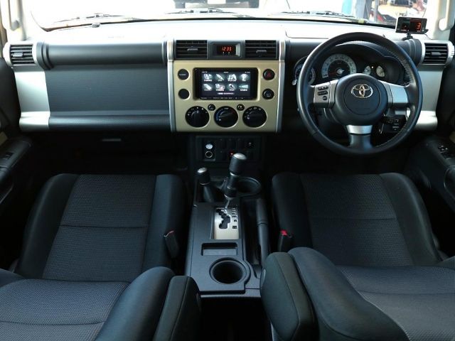 Toyota FJ CRUISER 2013-01 23145-1