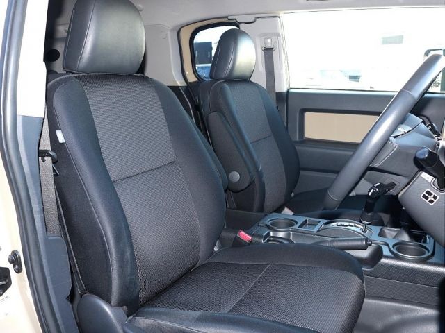 Toyota FJ CRUISER 2013-01 23145-6