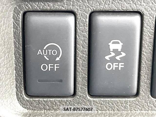 Nissan CUBE 2015-04 252126-4