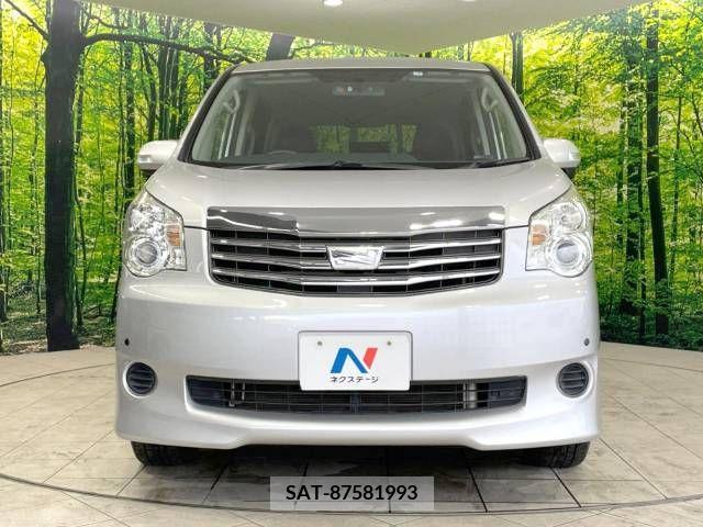 Toyota NOAH 2013-07 343271-15