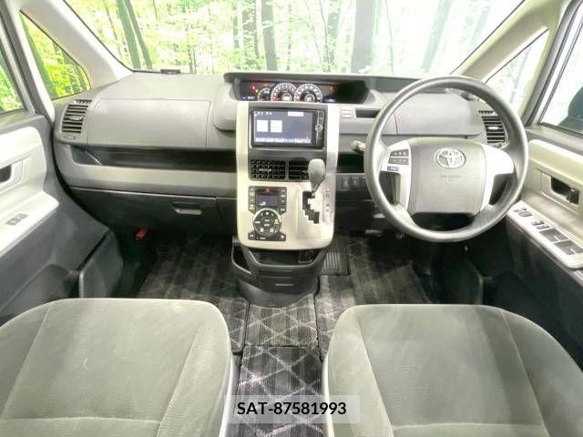 Toyota NOAH 2013-07 343271-1