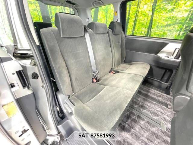 Toyota NOAH 2013-07 343271-9