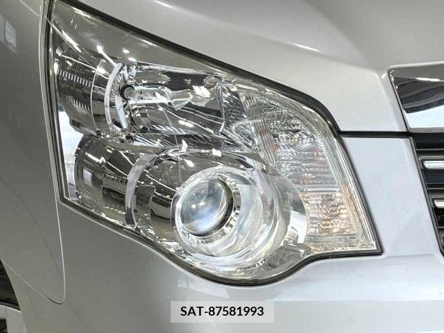 Toyota NOAH 2013-07 343271-13