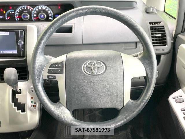 Toyota NOAH 2013-07 343271-12