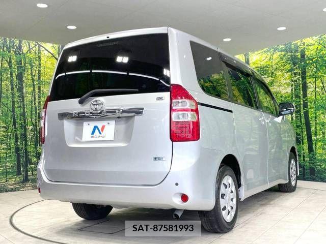 Toyota NOAH 2013-07 343271-18