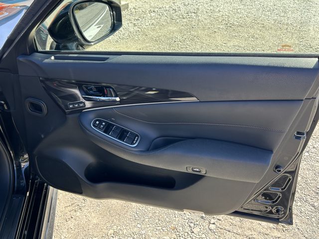 Toyota CROWN SEDAN 2014-01 193593-9